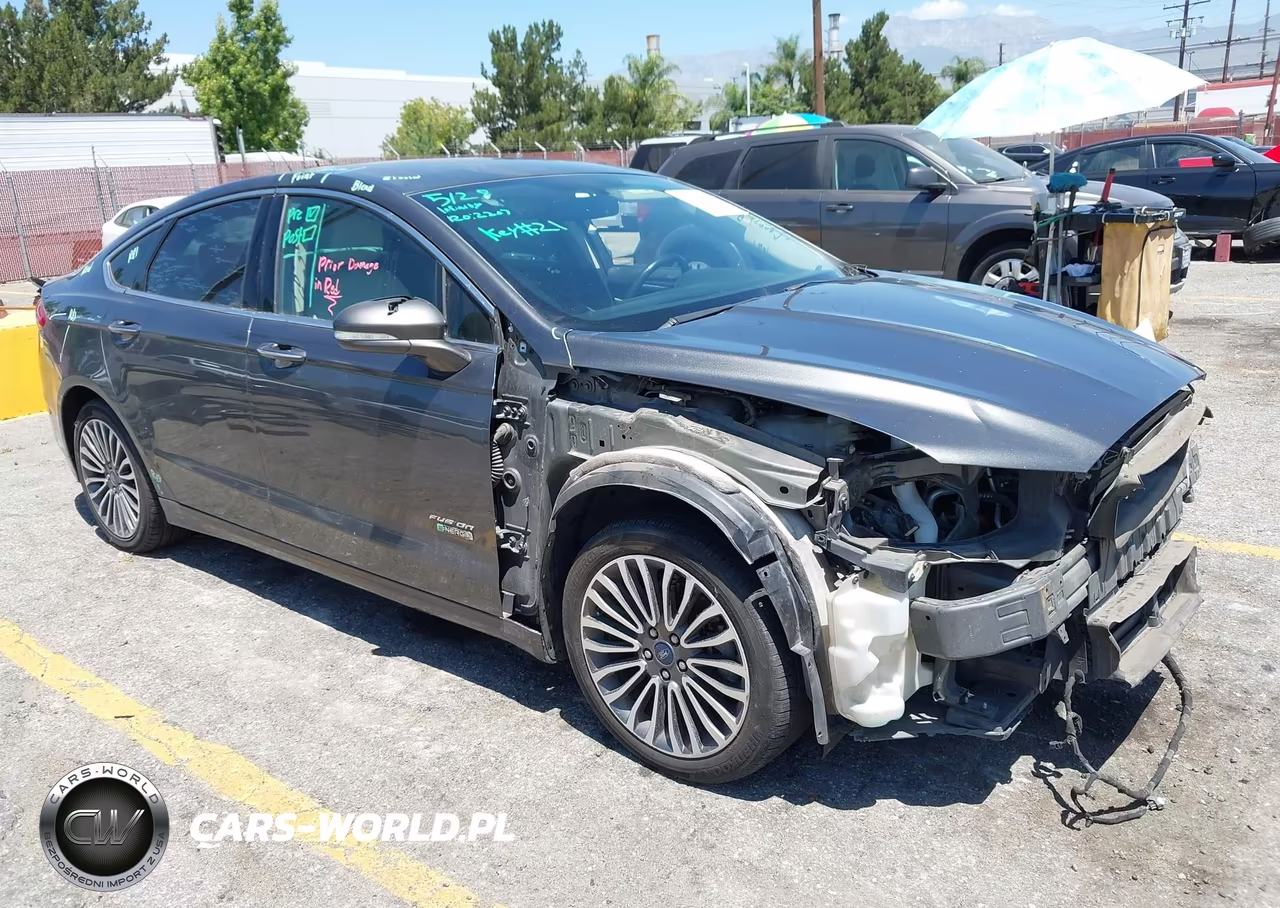 2017 Ford Fusion Energi Titanium – zdjęcie 1 z 18
