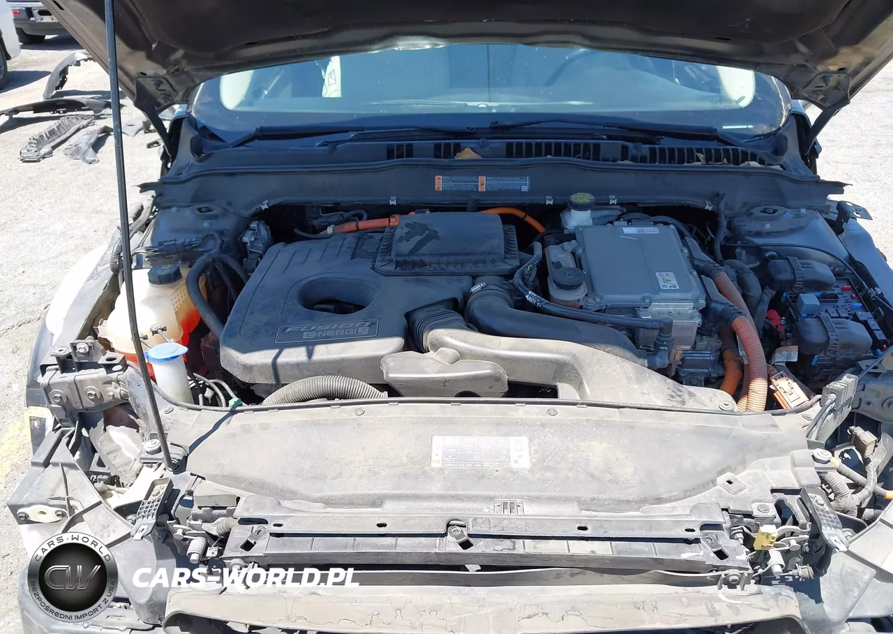2017 Ford Fusion Energi Titanium VIN:3FA6P0SUXHR354180 - 10