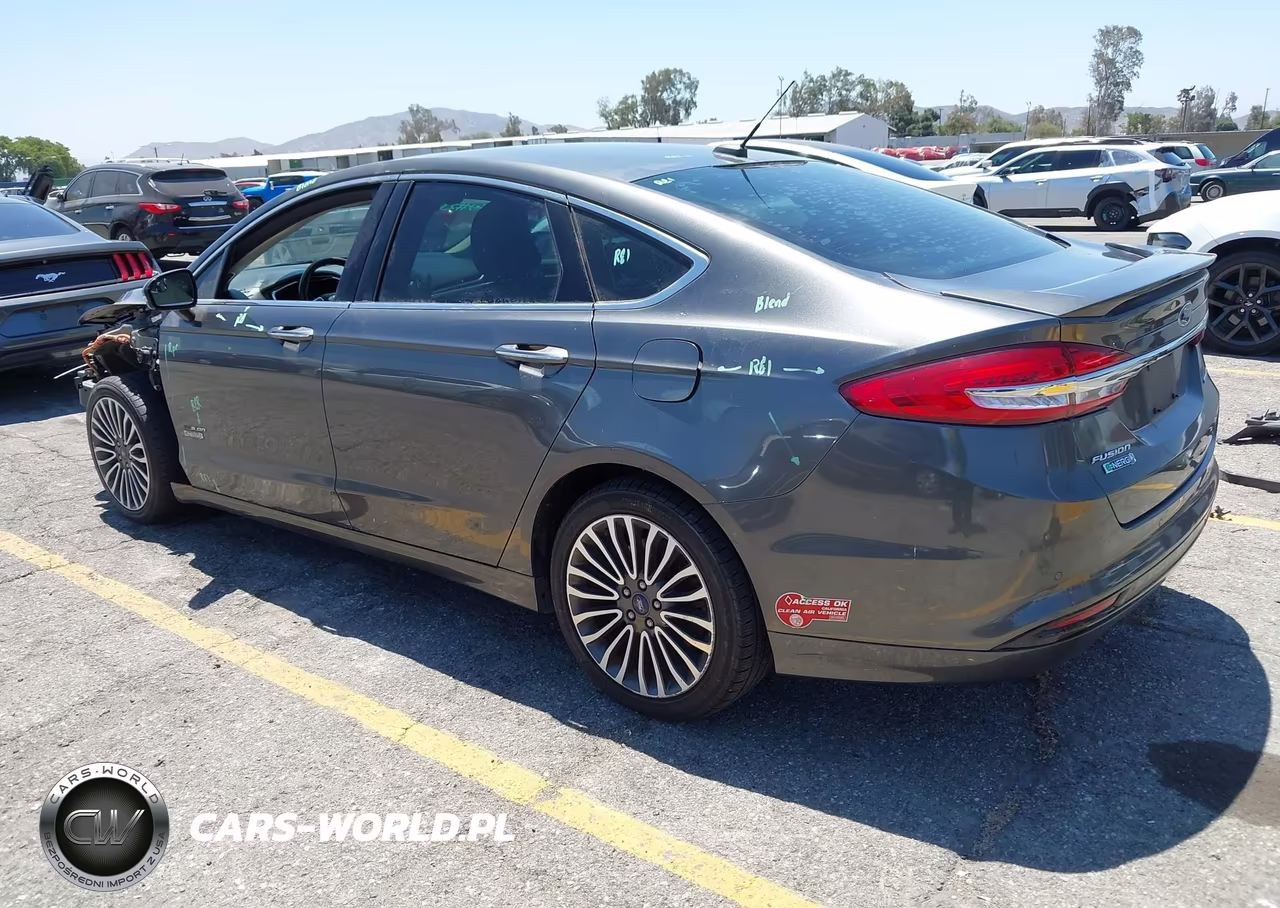 2017 Ford Fusion Energi Titanium VIN:3FA6P0SUXHR354180 - 3