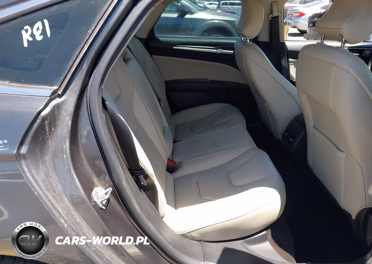 2017 Ford Fusion Energi Titanium VIN:3FA6P0SUXHR354180 - 8