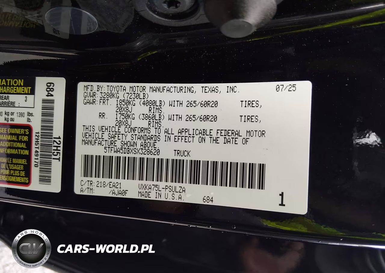 2025 Toyota Tundra Limited VIN:5TFWA5DBXSX328620 - 9