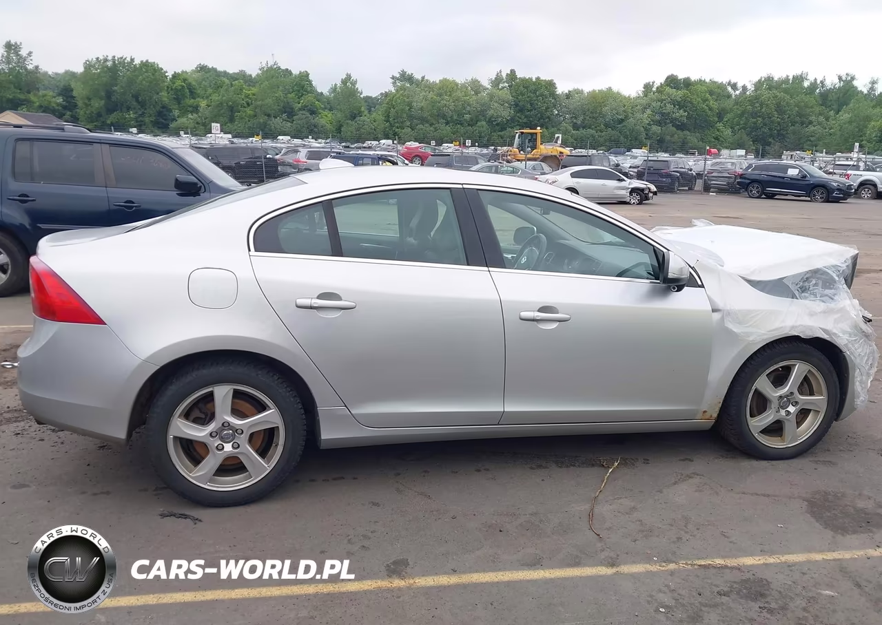 2012 Volvo S60 T5 VIN:YV1622FS1C2030975 - 13