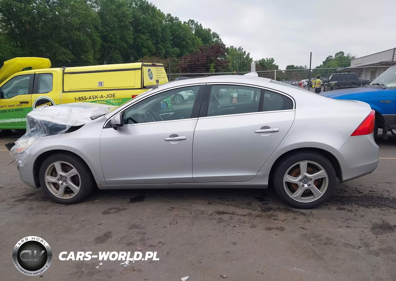 2012 Volvo S60 T5 VIN:YV1622FS1C2030975 - 14