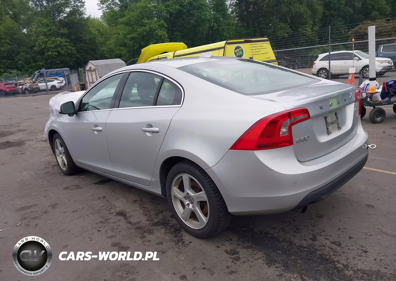 2012 Volvo S60 T5 VIN:YV1622FS1C2030975 - 3