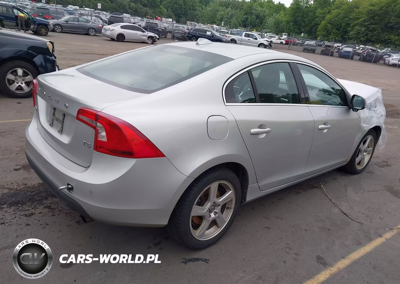 2012 Volvo S60 T5 VIN:YV1622FS1C2030975 - 4