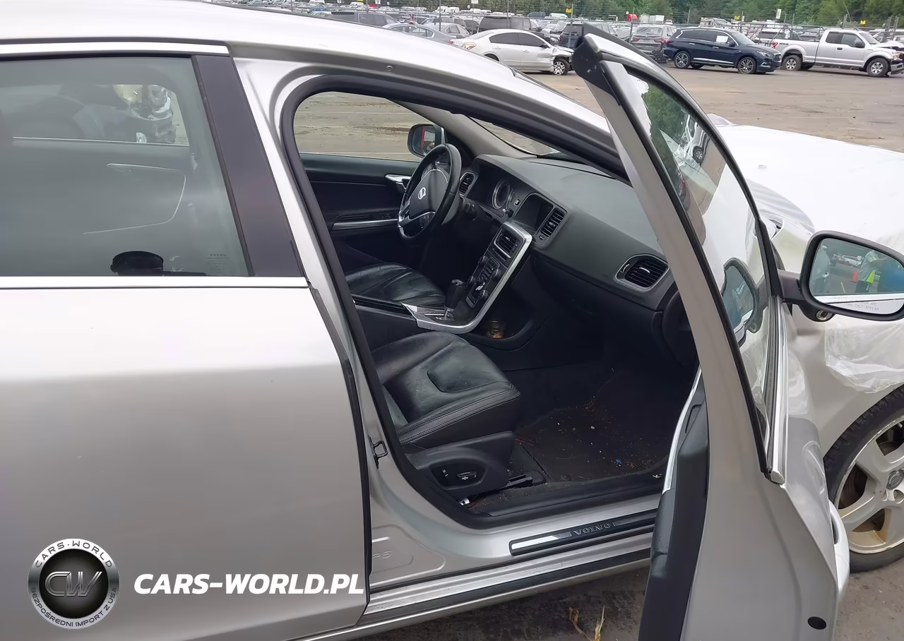 2012 Volvo S60 T5 VIN:YV1622FS1C2030975 - 5