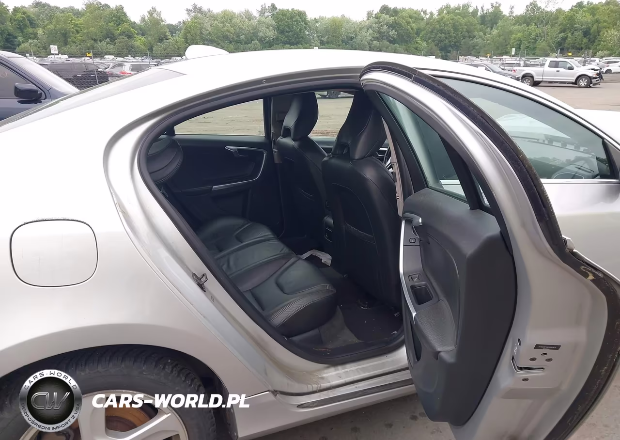 2012 Volvo S60 T5 VIN:YV1622FS1C2030975 - 8