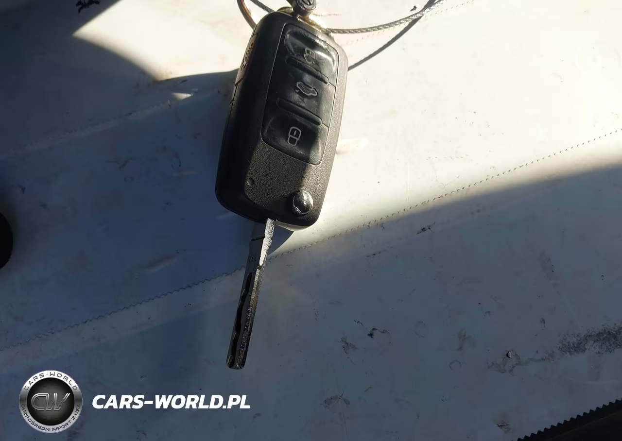 2010 Volkswagen Golf 2-Door VIN:WVWBB7AJ2AW310801 - 11