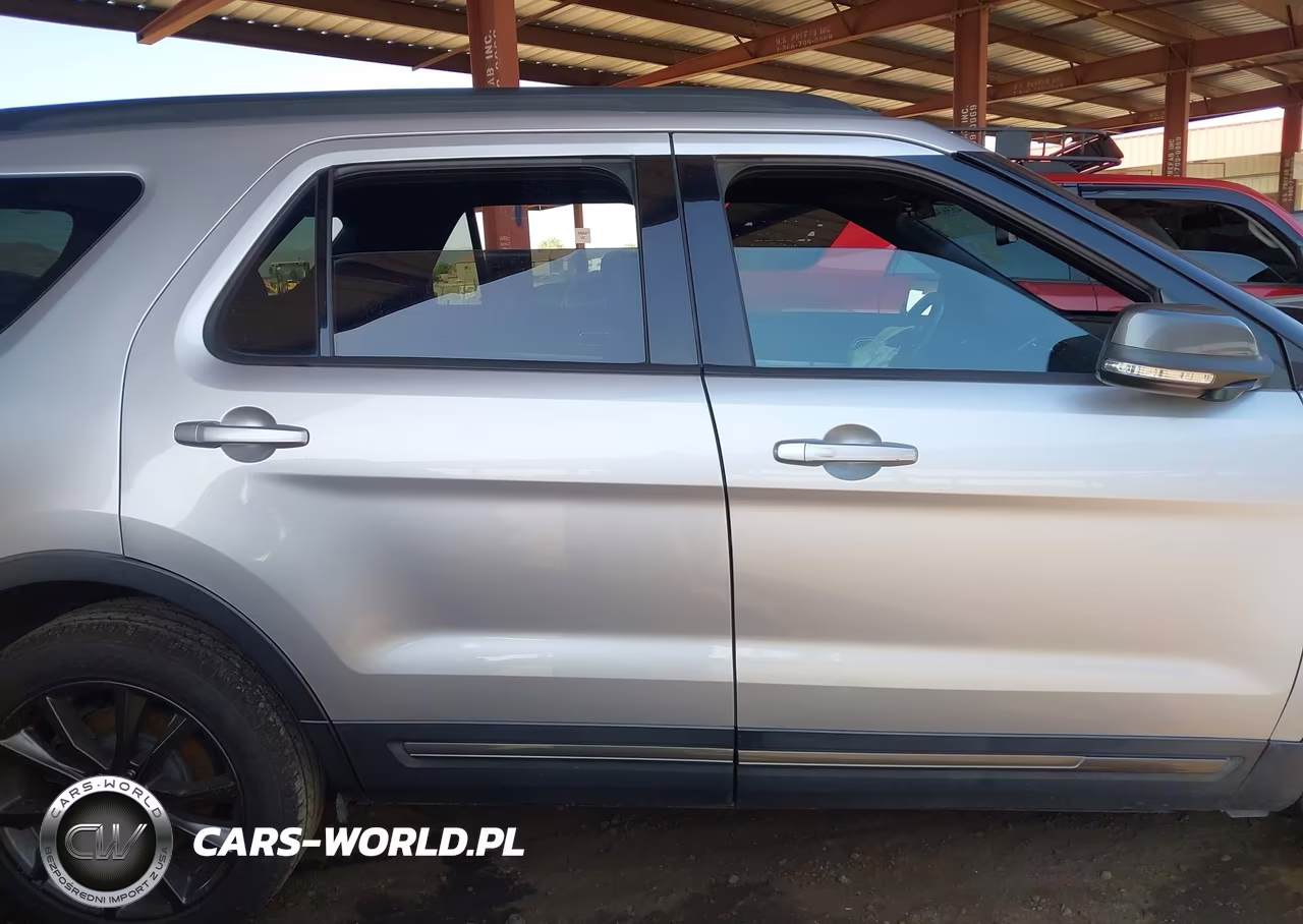 2017 Ford Explorer Xlt VIN:1FM5K7D87HGD41824 - 12