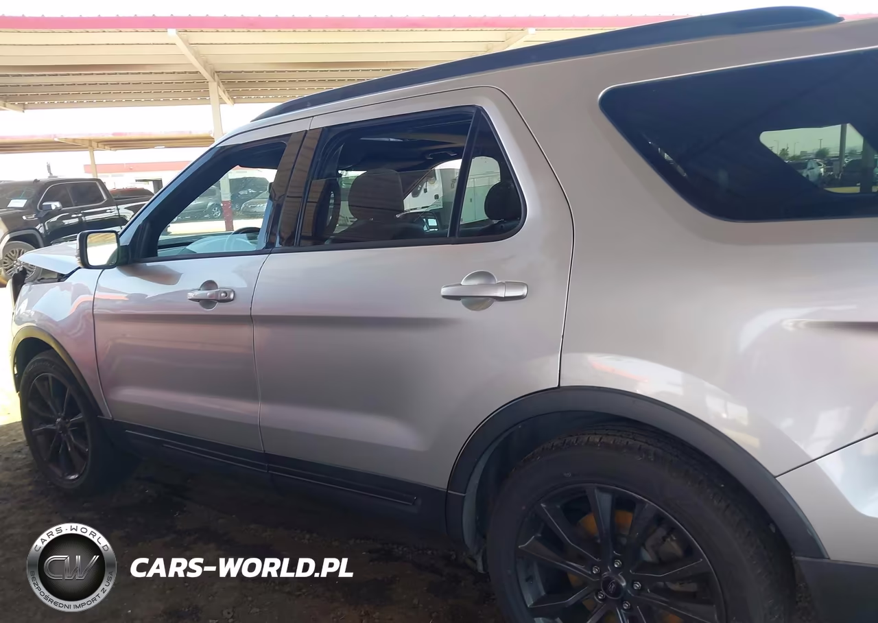 2017 Ford Explorer Xlt VIN:1FM5K7D87HGD41824 - 13