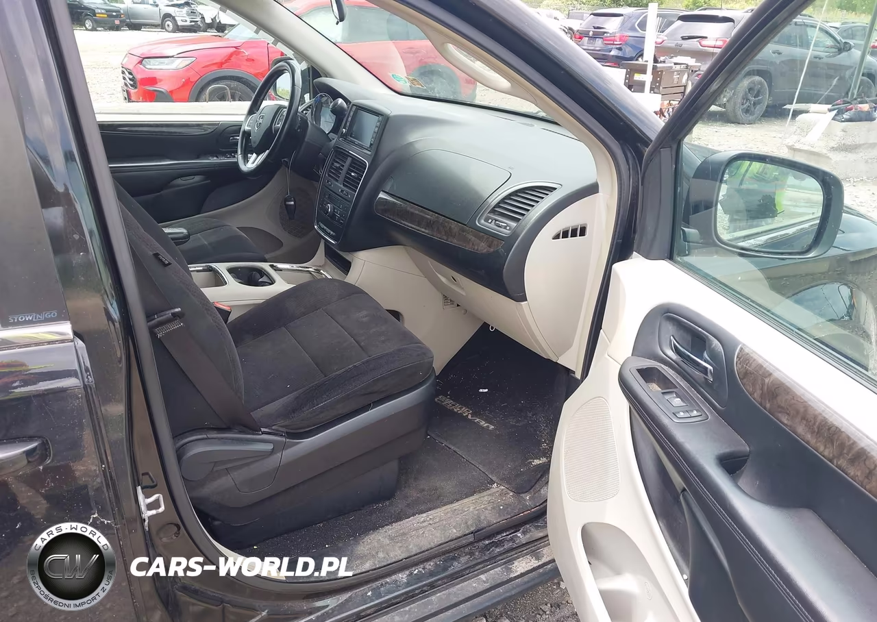 2011 Dodge Grand Caravan Crew VIN:2D4RN5DGXBR679025 - 5