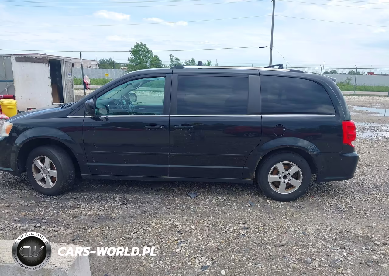 2011 Dodge Grand Caravan Crew VIN:2D4RN5DGXBR679025 - 6
