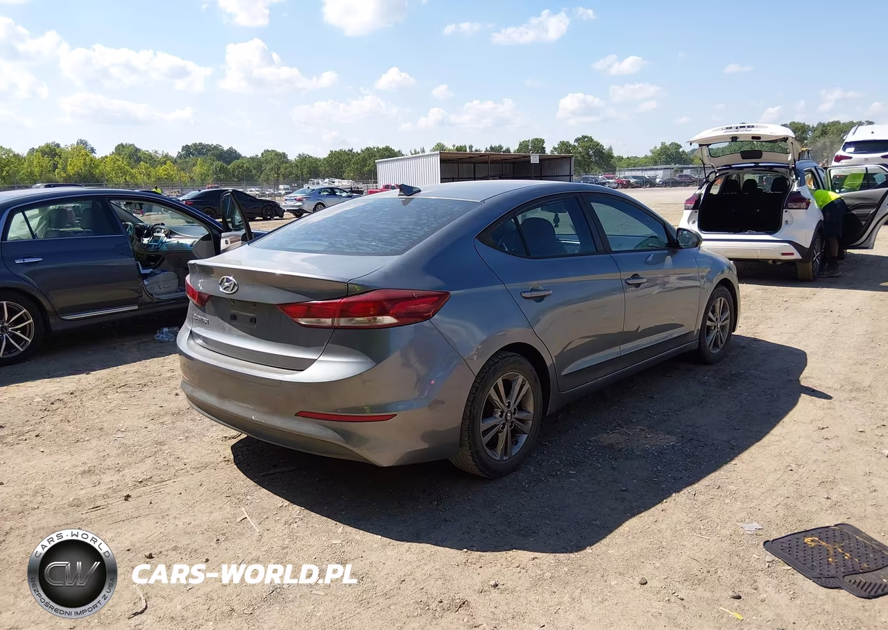 2017 Hyundai Elantra Se VIN:5NPD74LF4HH136683 - 4