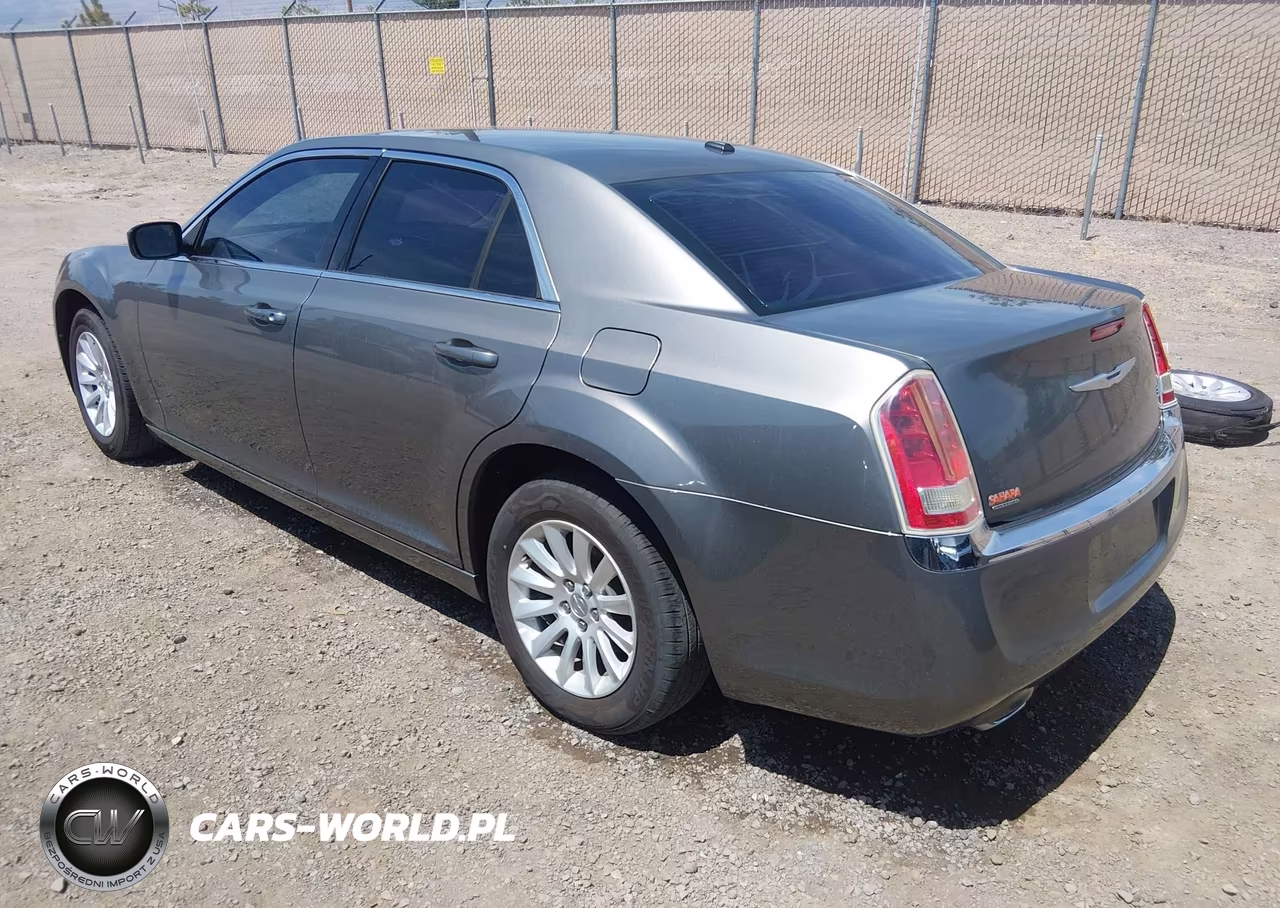 2012 Chrysler 300 VIN:2C3CCAAGXCH104666 - 3