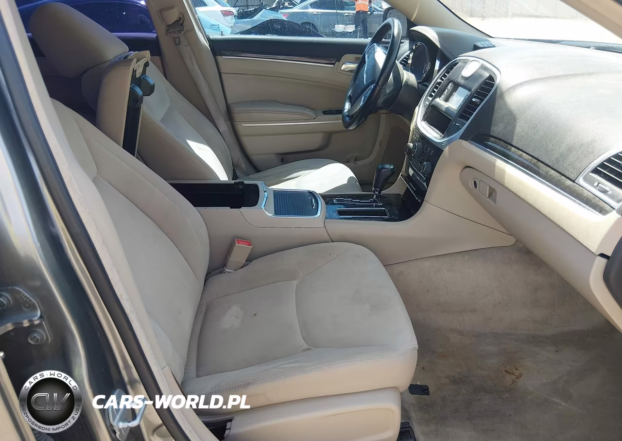 2012 Chrysler 300 VIN:2C3CCAAGXCH104666 - 5