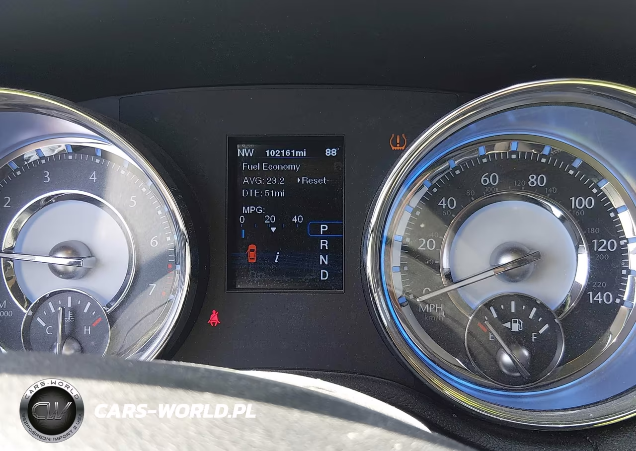 2012 Chrysler 300 VIN:2C3CCAAGXCH104666 - 7
