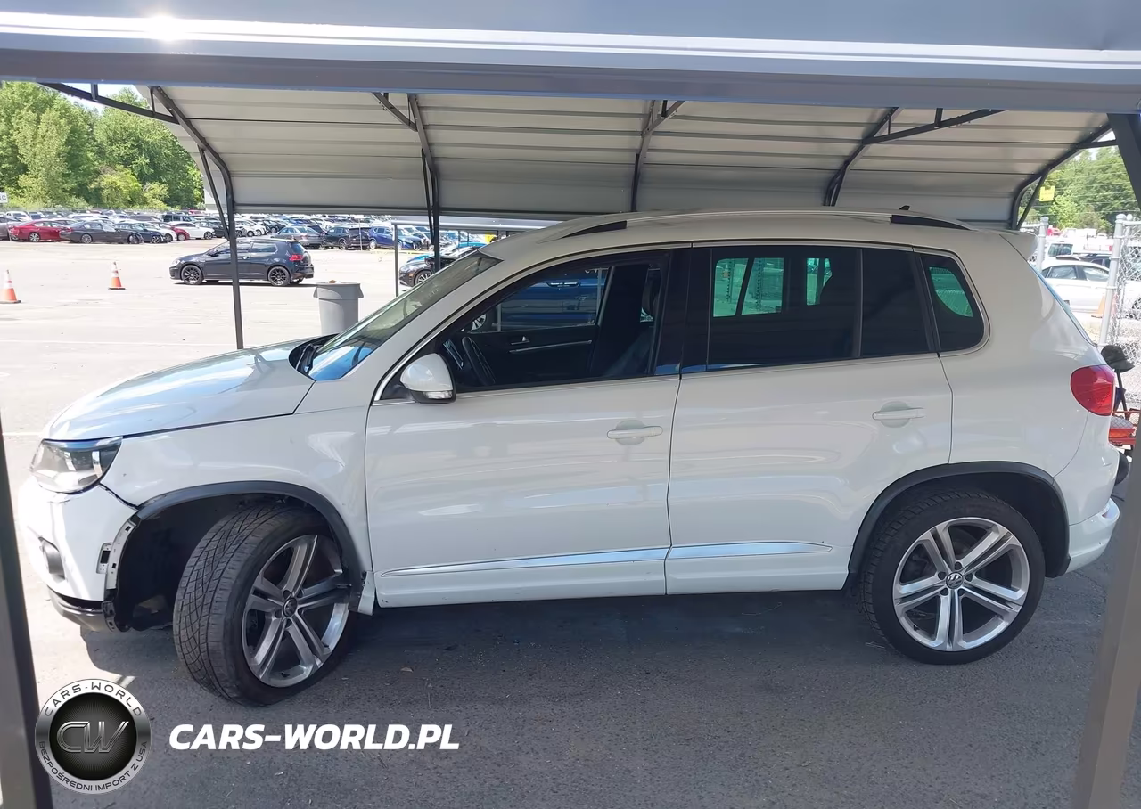 2016 Volkswagen Tiguan R-Line VIN:WVGBV7AX3GW047573 - 14