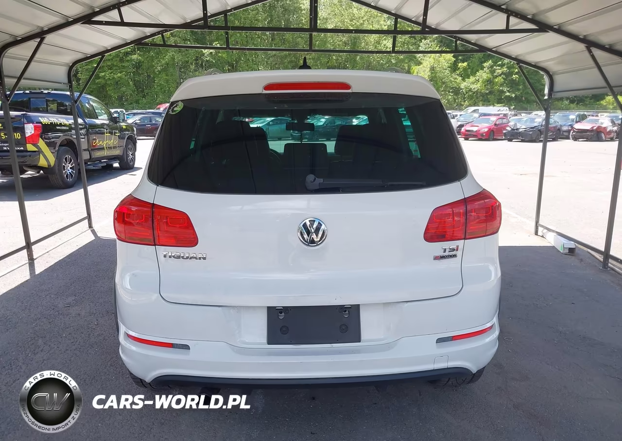 2016 Volkswagen Tiguan R-Line VIN:WVGBV7AX3GW047573 - 16