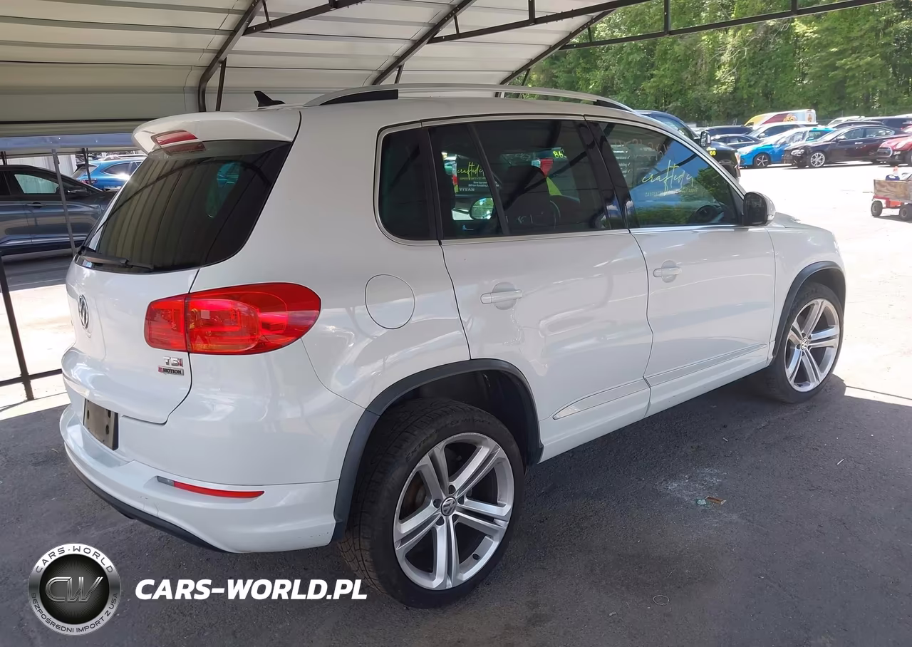 2016 Volkswagen Tiguan R-Line VIN:WVGBV7AX3GW047573 - 4