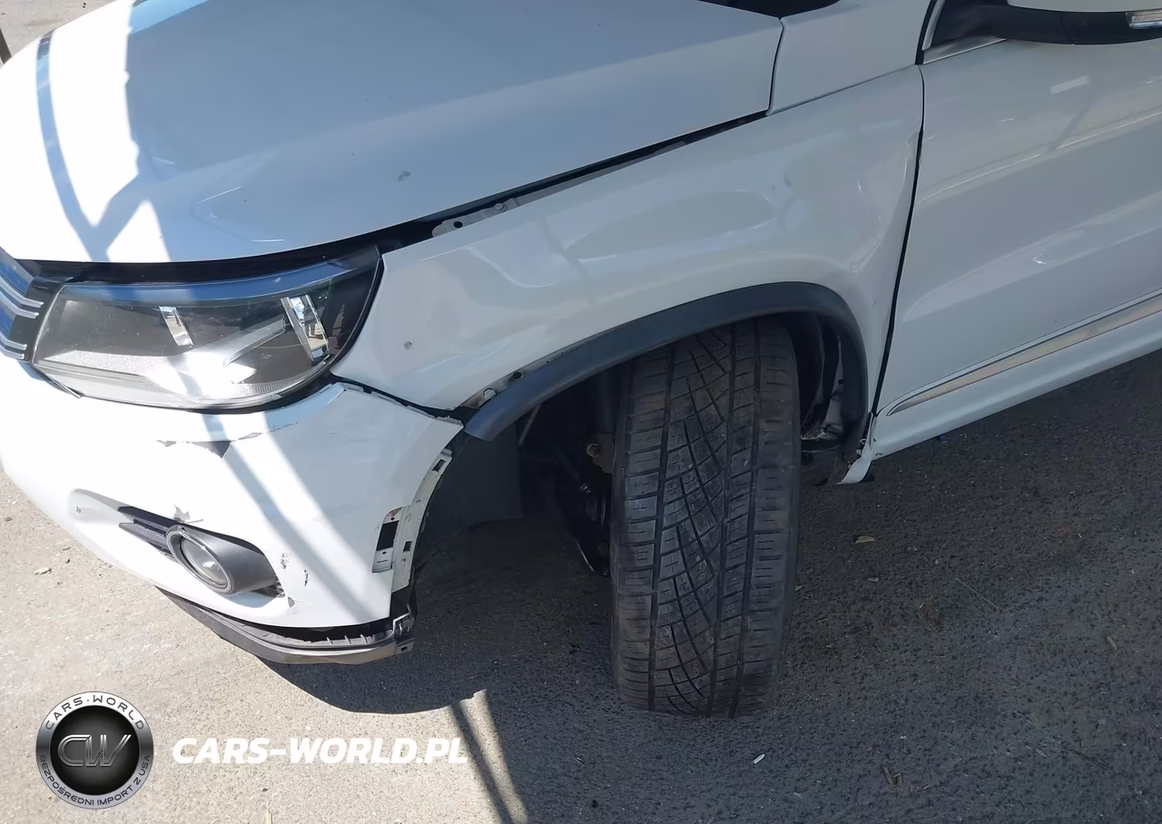 2016 Volkswagen Tiguan R-Line VIN:WVGBV7AX3GW047573 - 6