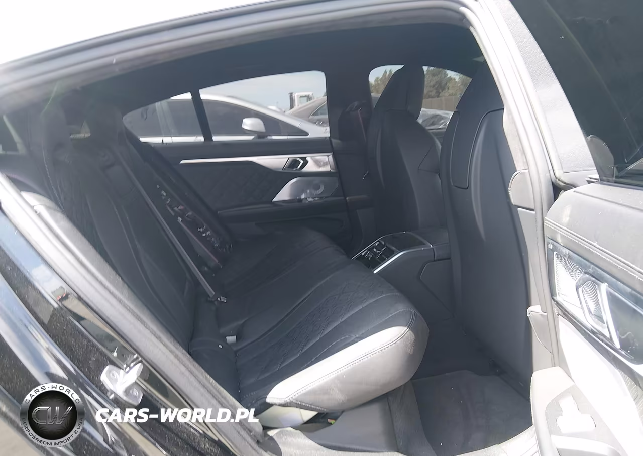 2024 BMW M8 Gran Coupe Competition VIN:WBSGV0C00RCN22532 - 8