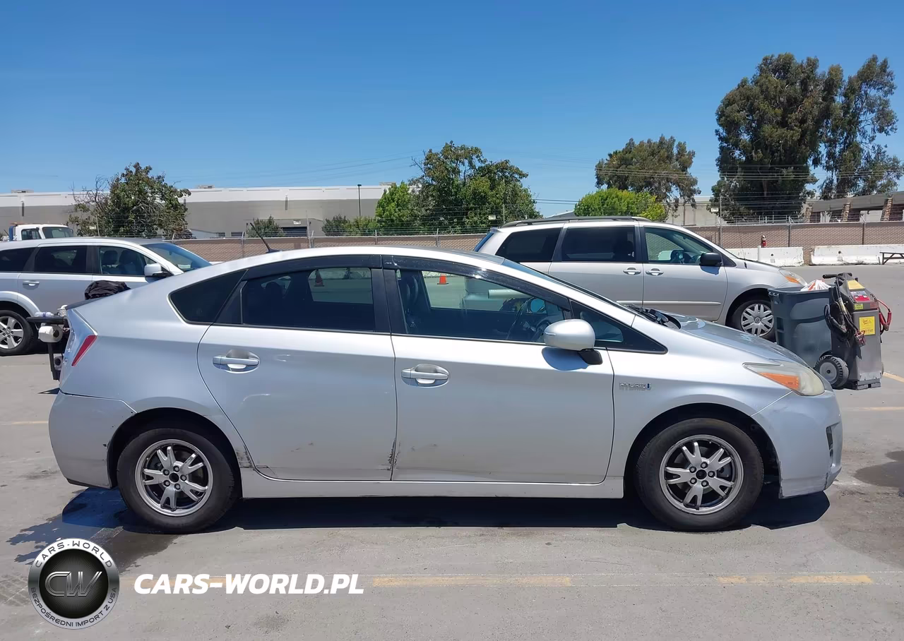 2011 Toyota Prius Four VIN:JTDKN3DU6B1363179 - 13