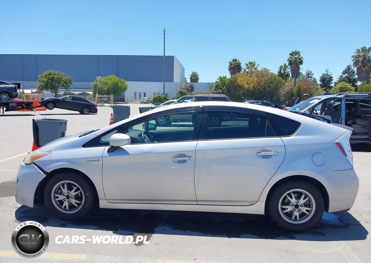 2011 Toyota Prius Four VIN:JTDKN3DU6B1363179 - 14