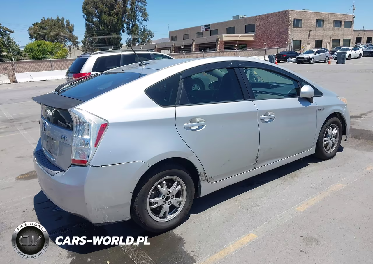 2011 Toyota Prius Four VIN:JTDKN3DU6B1363179 - 4
