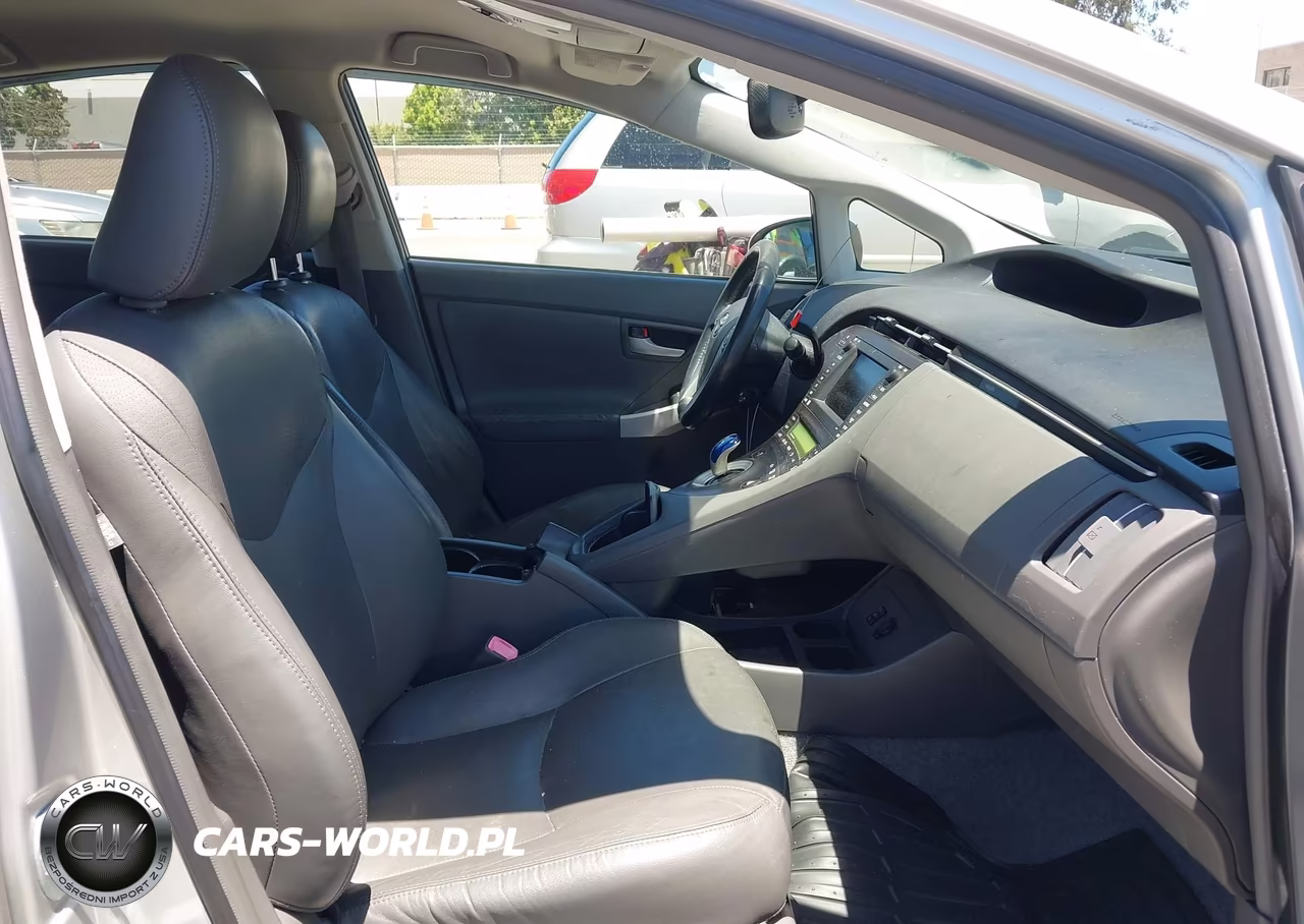 2011 Toyota Prius Four VIN:JTDKN3DU6B1363179 - 5