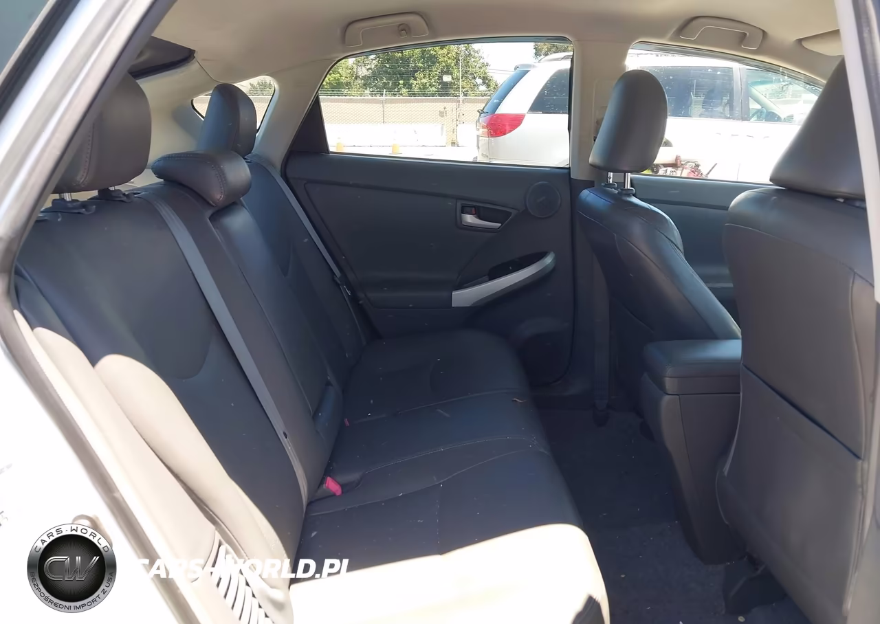 2011 Toyota Prius Four VIN:JTDKN3DU6B1363179 - 8