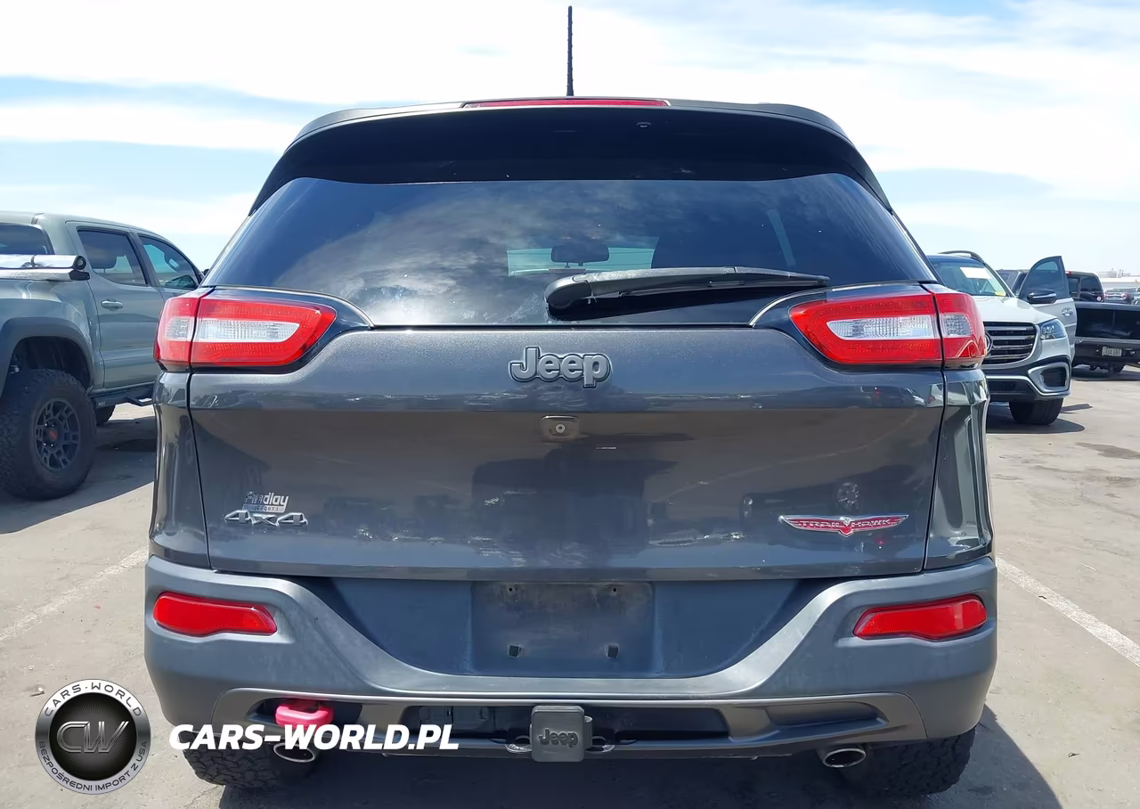 2015 Jeep Cherokee Trailhawk VIN:1C4PJMBS8FW653621 - 16