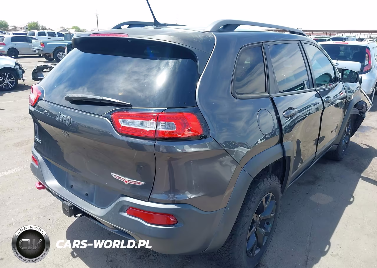 2015 Jeep Cherokee Trailhawk VIN:1C4PJMBS8FW653621 - 4