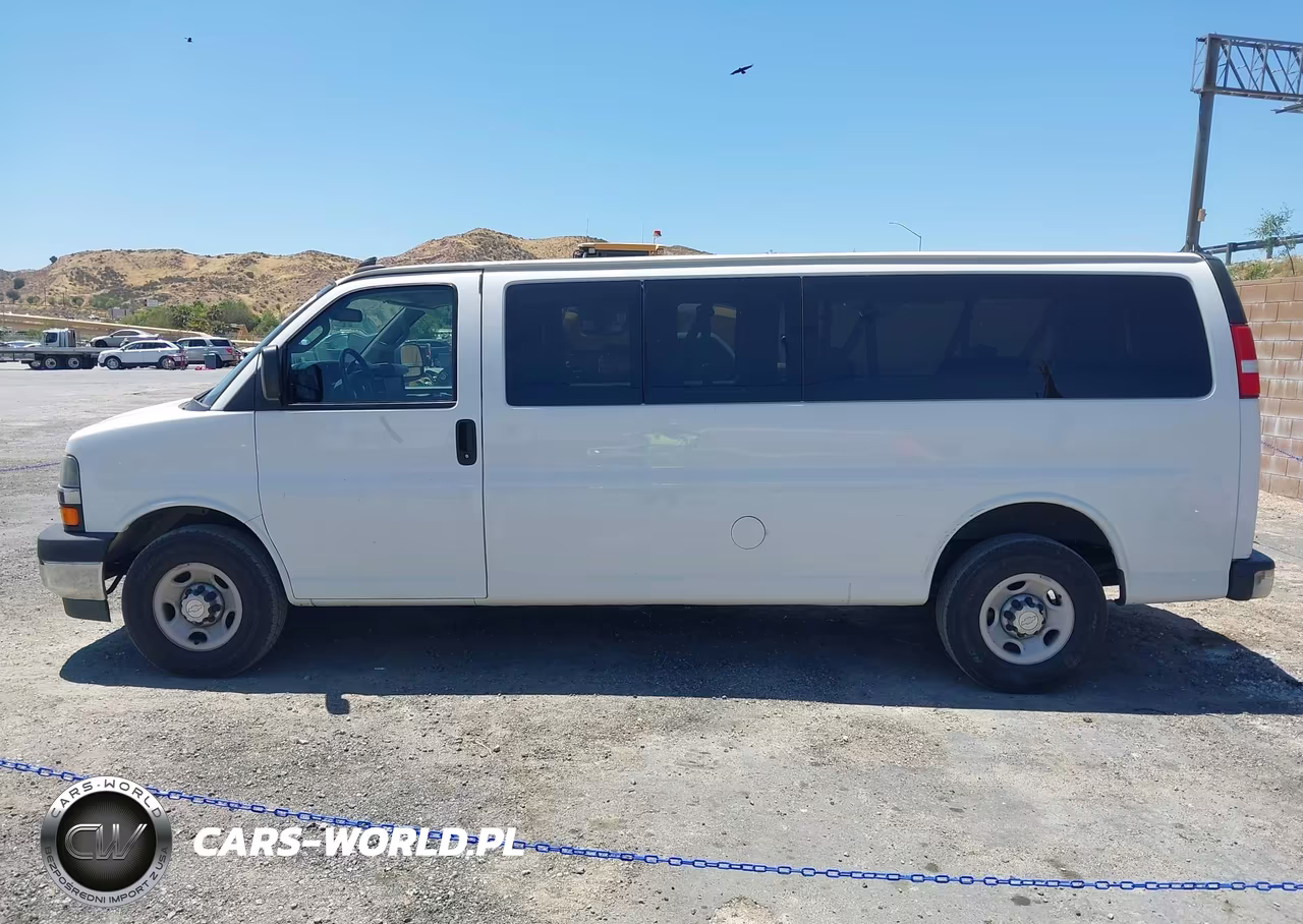 2017 Chevrolet Express 3500 Lt VIN:1GAZGPFF8H1305512 - 19