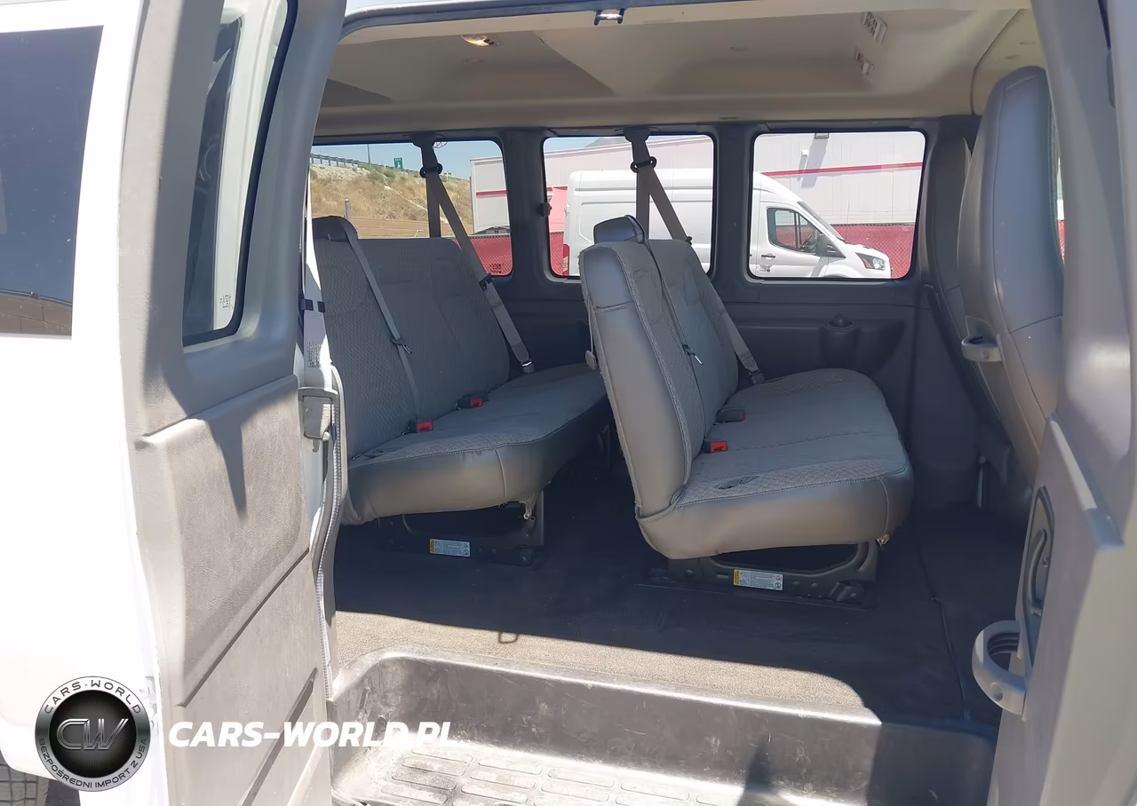 2017 Chevrolet Express 3500 Lt VIN:1GAZGPFF8H1305512 - 8
