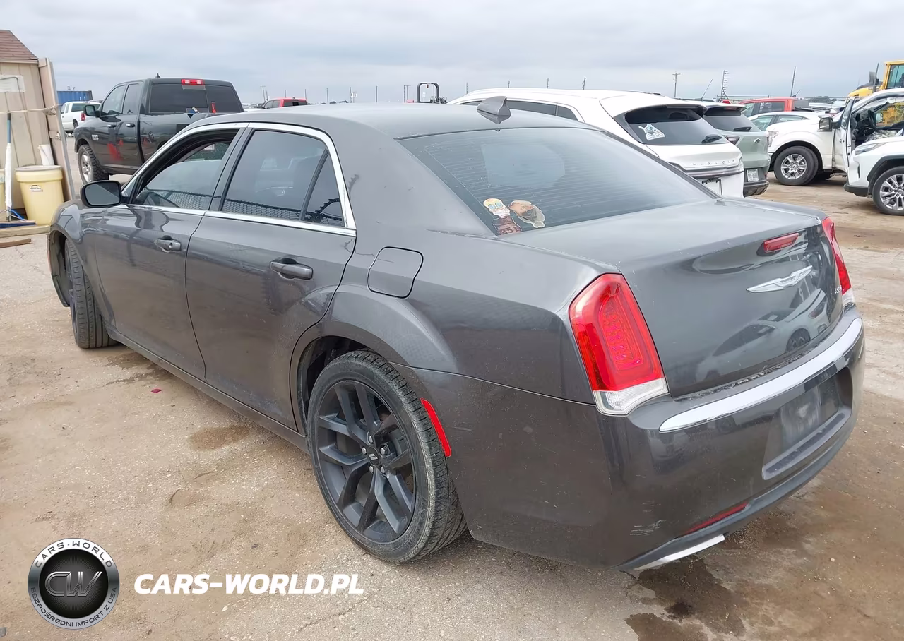 2016 Chrysler 300 Limited VIN:2C3CCAAG0GH136855 - 3