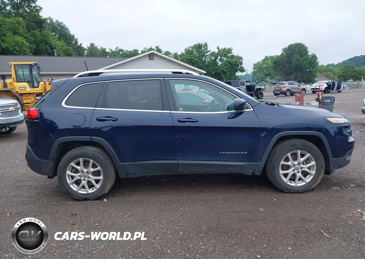 2016 Jeep Cherokee Latitude VIN:1C4PJMCSXGW219572 - 13