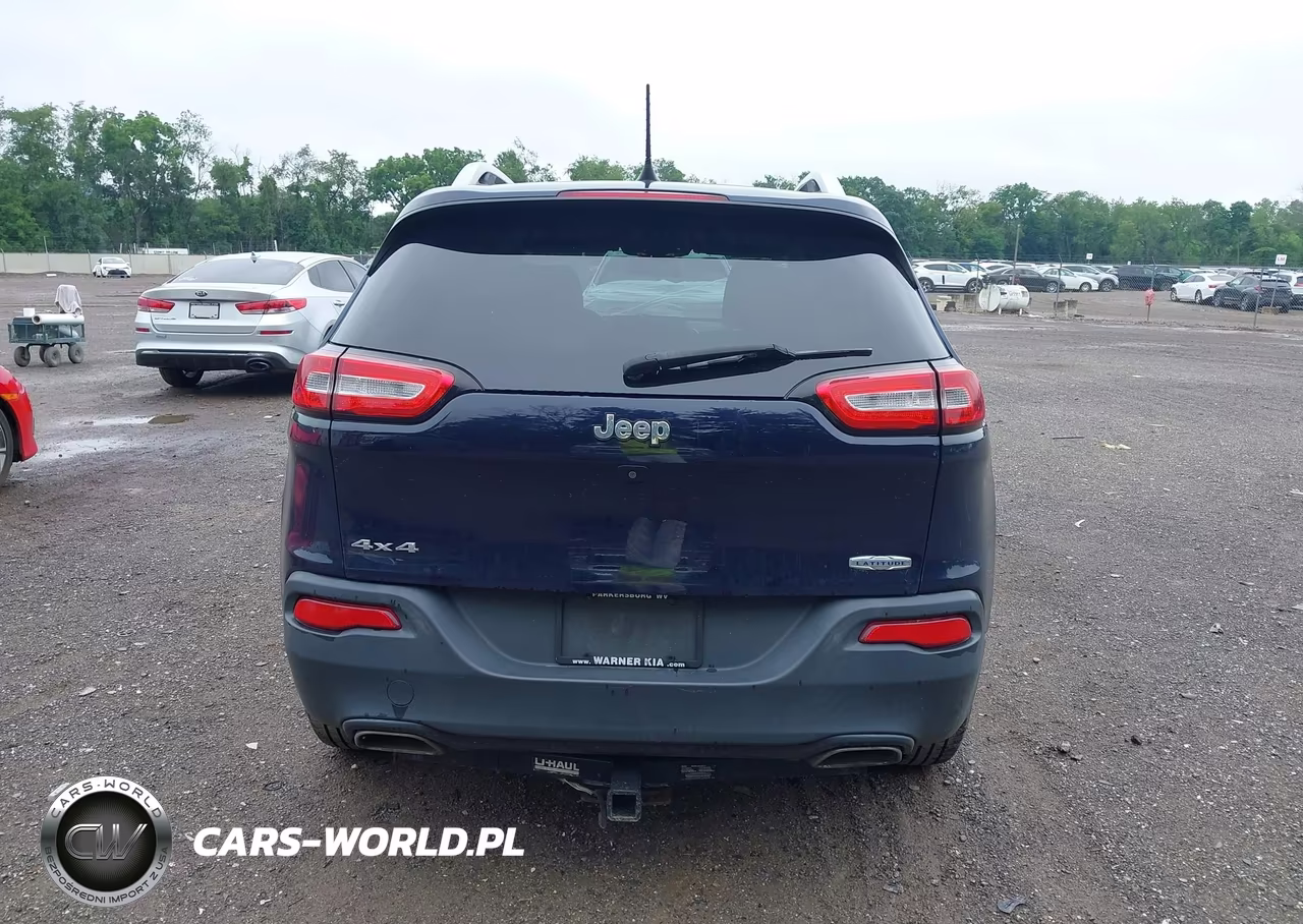 2016 Jeep Cherokee Latitude VIN:1C4PJMCSXGW219572 - 16