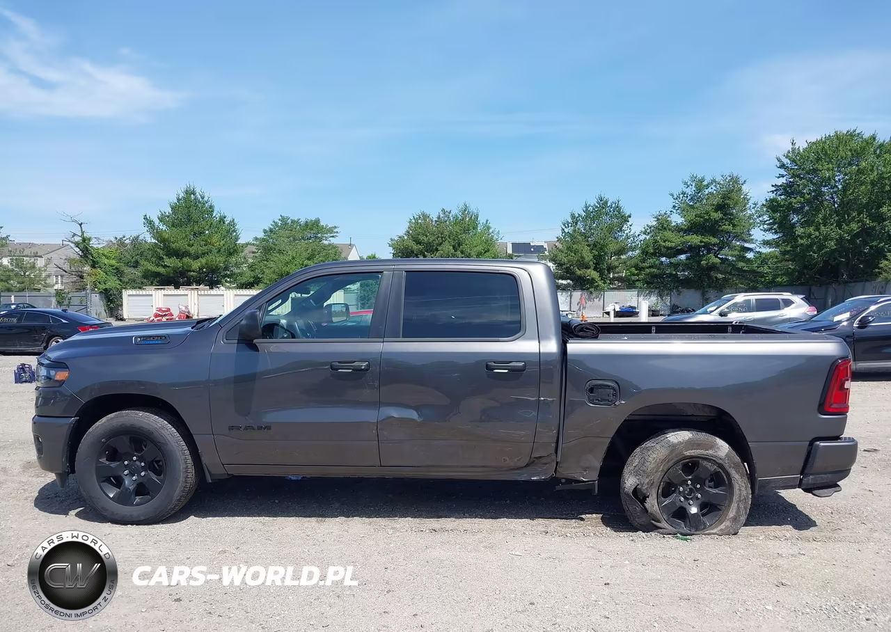 2025 Ram 1500 Tradesman 4X4 5'7 Box VIN:1C6RRFGGXSN678562 - 14