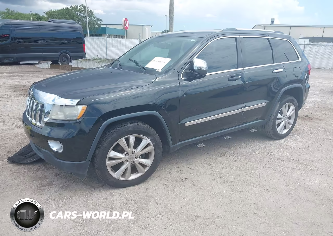 2013 Jeep Grand Cherokee Laredo VIN:1C4RJEAT1DC564349 - 2
