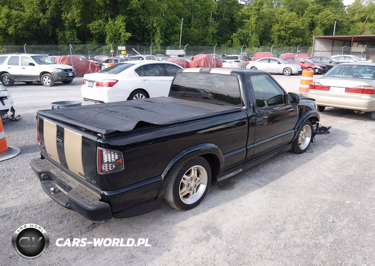 2002 Chevrolet S-10 Ls VIN:1GCCS145828244891 - 4