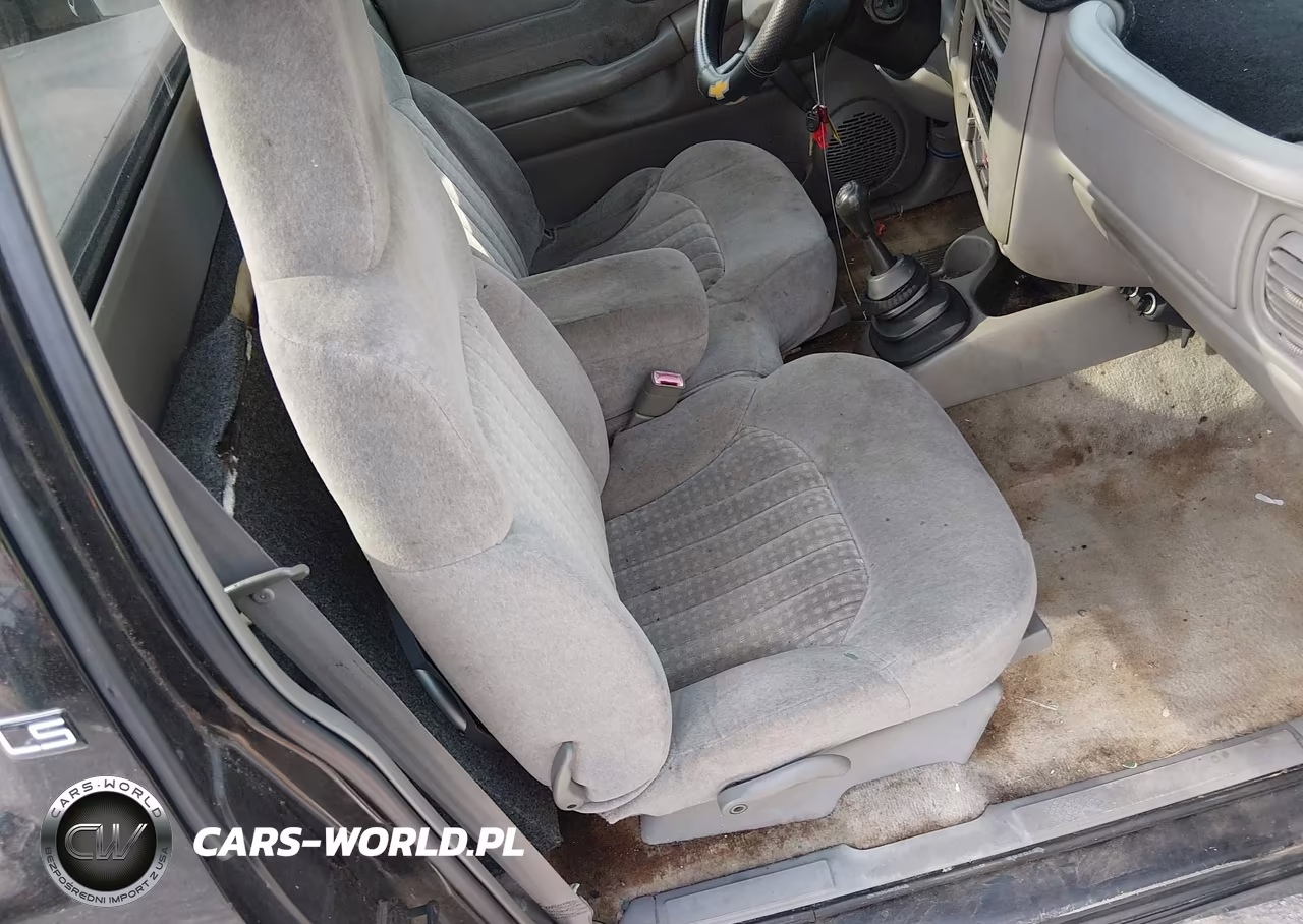2002 Chevrolet S-10 Ls VIN:1GCCS145828244891 - 5