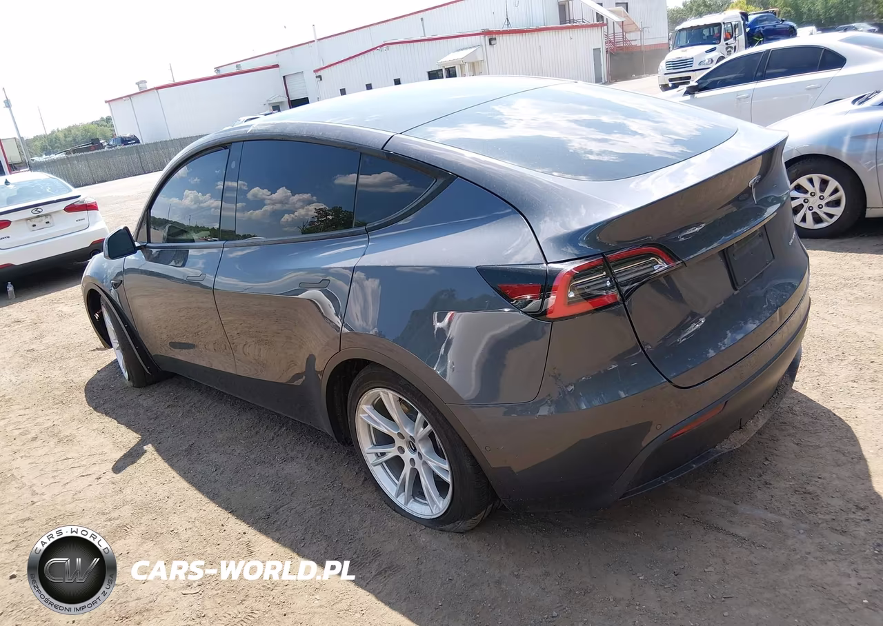 2021 Tesla Model Y Long Range Dual Motor All-Wheel Drive VIN:5YJYGAEE1MF130983 - 3