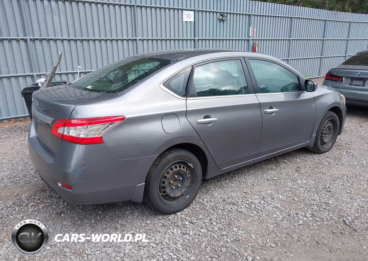 2015 Nissan Sentra S VIN:3N1AB7AP1FY373276 - 4