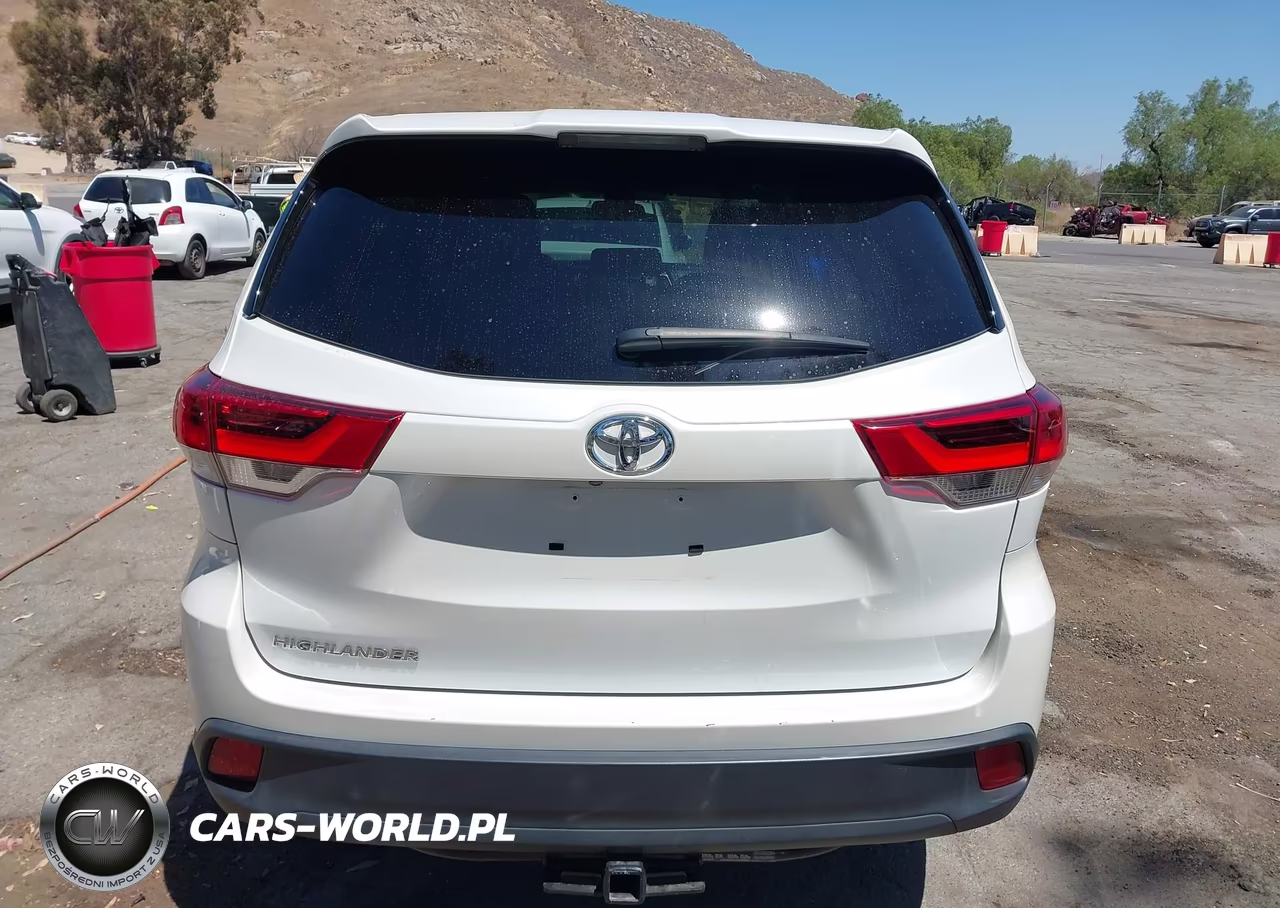 2017 Toyota Highlander Le VIN:5TDZARFH4HS027572 - 17