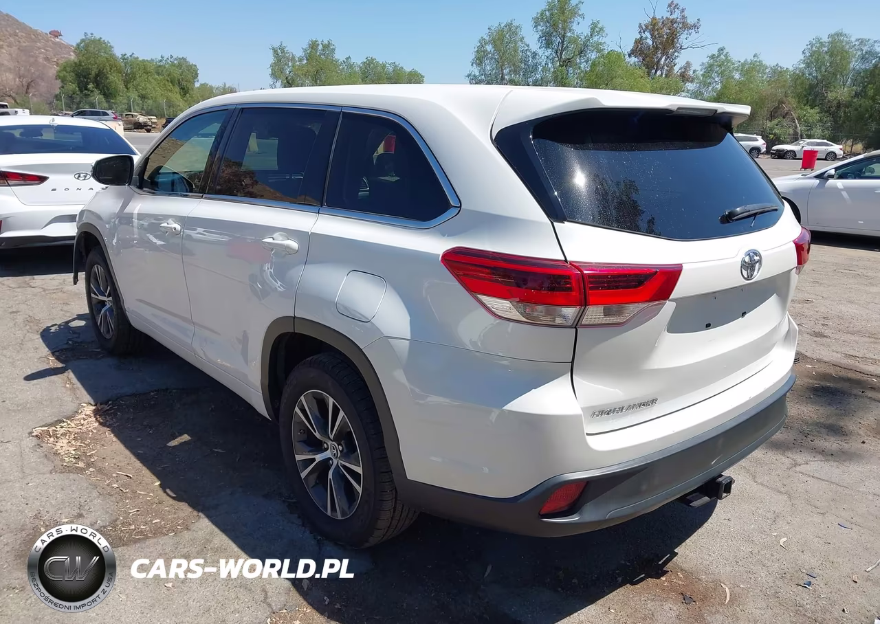 2017 Toyota Highlander Le VIN:5TDZARFH4HS027572 - 3
