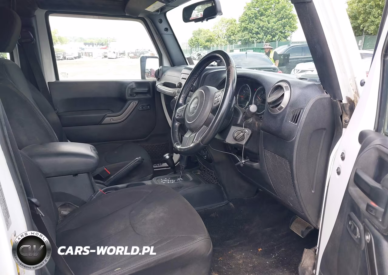 2015 Jeep Wrangler Unlimited Sport Rhd VIN:1C4BJWKG1FL672451 - 5