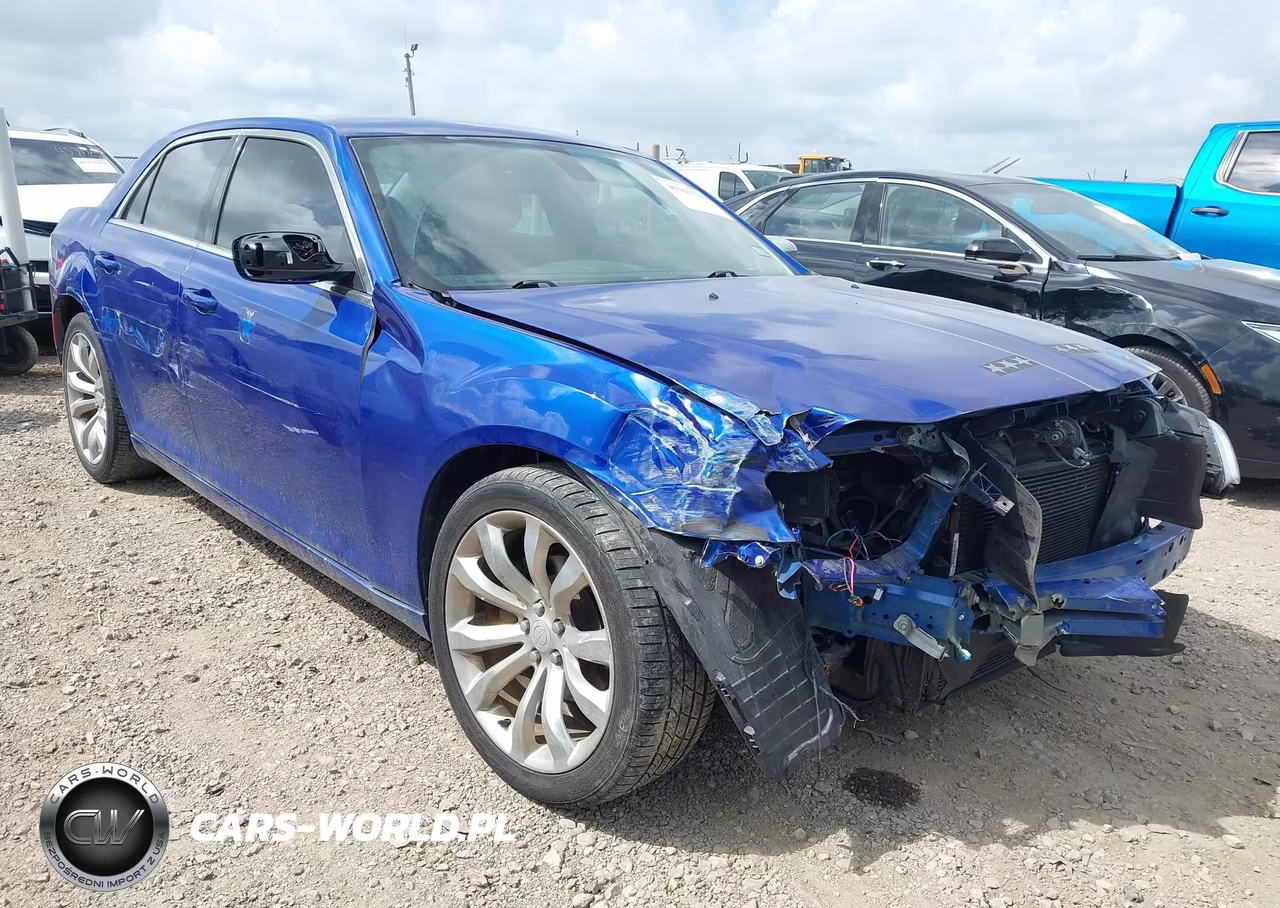 2018 Chrysler 300 Touring – zdjęcie 1 z 17