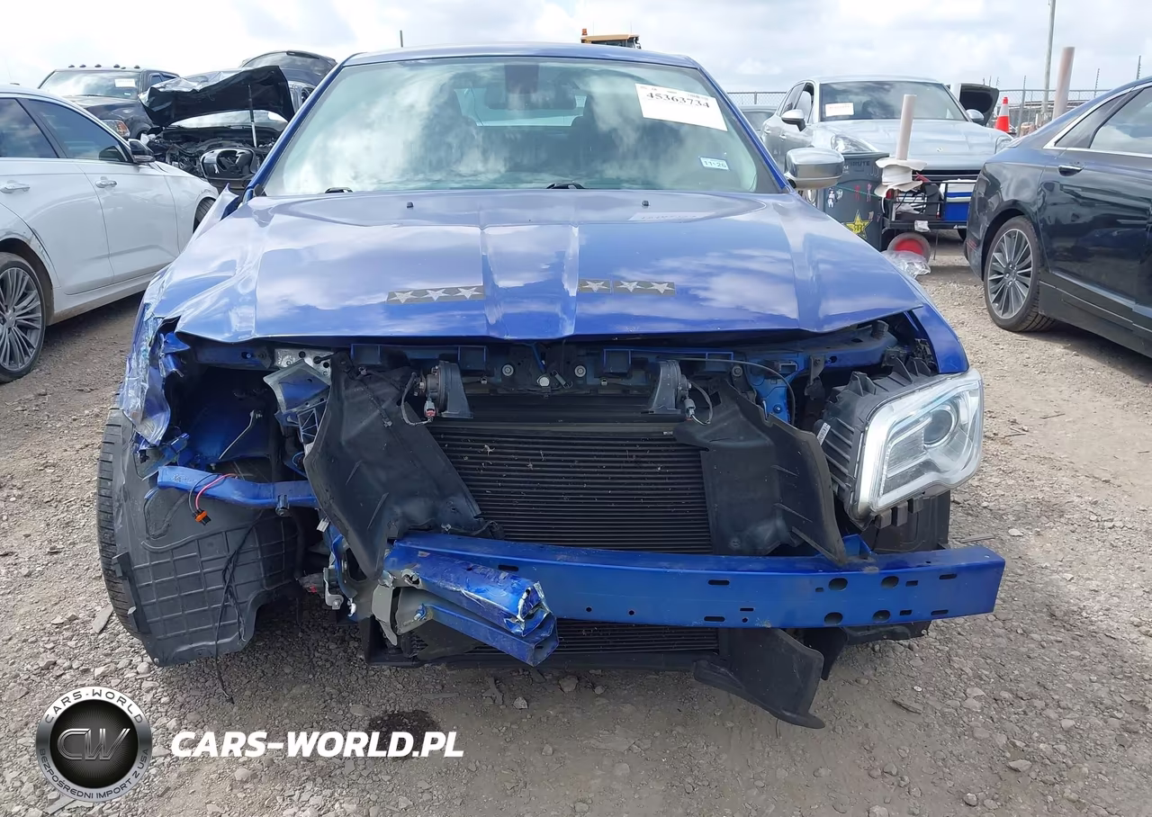 2018 Chrysler 300 Touring VIN:2C3CCAAG3JH264367 - 13