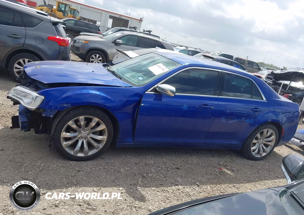 2018 Chrysler 300 Touring VIN:2C3CCAAG3JH264367 - 15
