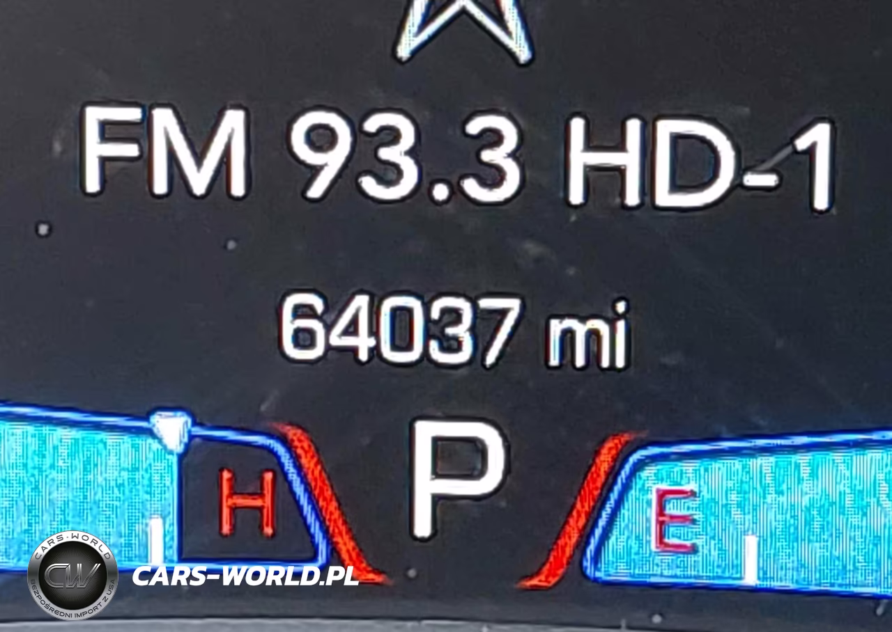 2018 Chrysler 300 Touring VIN:2C3CCAAG3JH264367 - 16